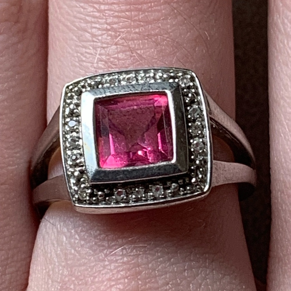 Size 7 Ring with Pink Gemstone